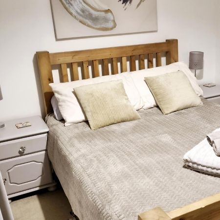 Private One Bedroom Apartment With Garden And Parking Тейм Екстер'єр фото